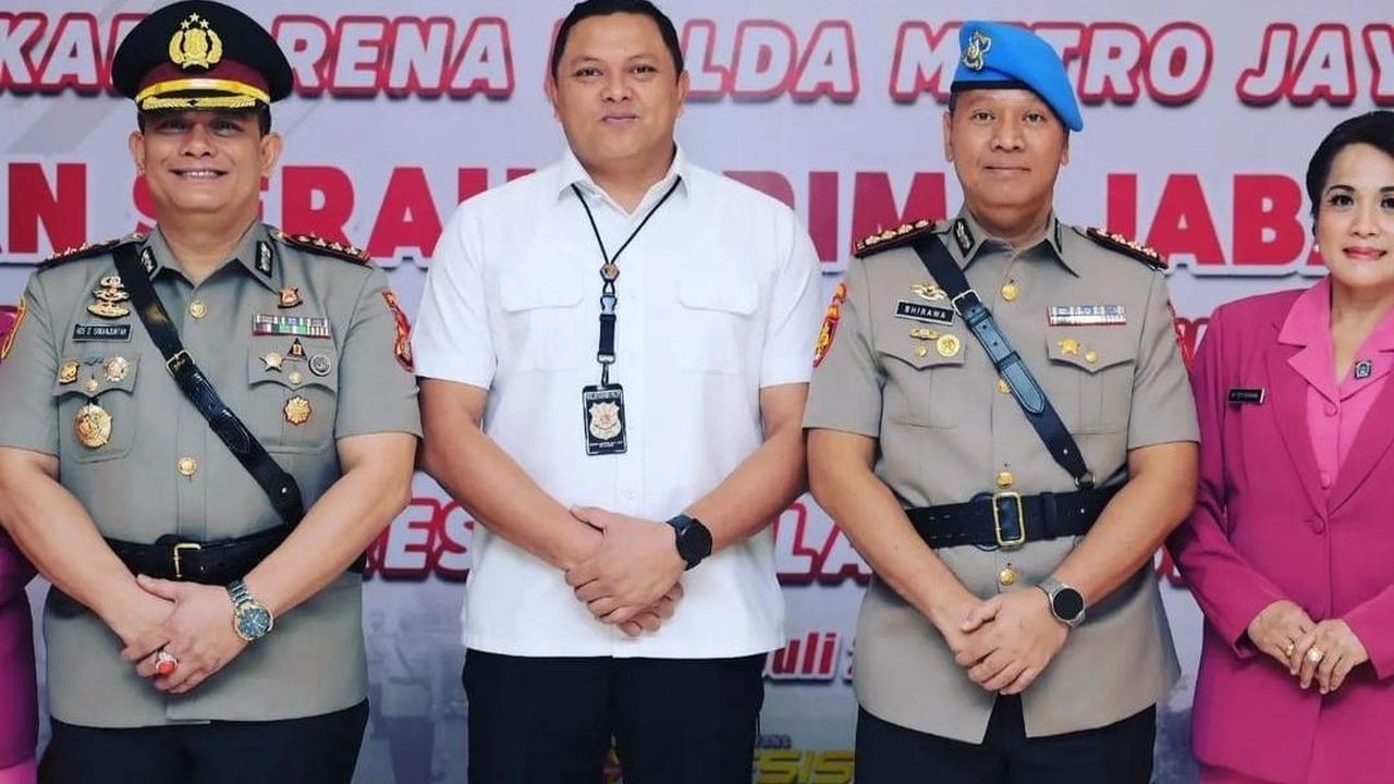 "Selamat dan sukses komandan, semoga sehat selalu, dimudahkan dan dilancarkan selalu kariernya. Aamiin 🤲🏻🙂🤲🏻," komentar akun @agung_dregd_wta48