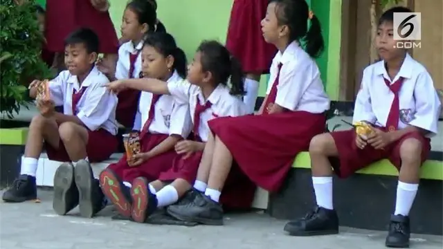 Tidak mendapatkan murid, sebuah sekolah di Ponorogo, Jawa Timur ditutup. Karena tidak ada pemberitahuan lebih dulu, anak kelas 2 hingga kelas 6 terlanjur tiba di sekolah. Akibatnya, mereka bingung dan kembali pulang.