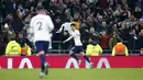 Pemain Tottenham Hotspur Son Heung-min melakukan selebrasi usai mencetak gol ke gawang West Ham United pada pertandingan sepak bola Liga Inggris di Tottenham Hotspur Stadium, London, Inggris, Minggu (20/3/2022). Tottenham Hotspur menang 3-1. (AP Photo/David Cliff)