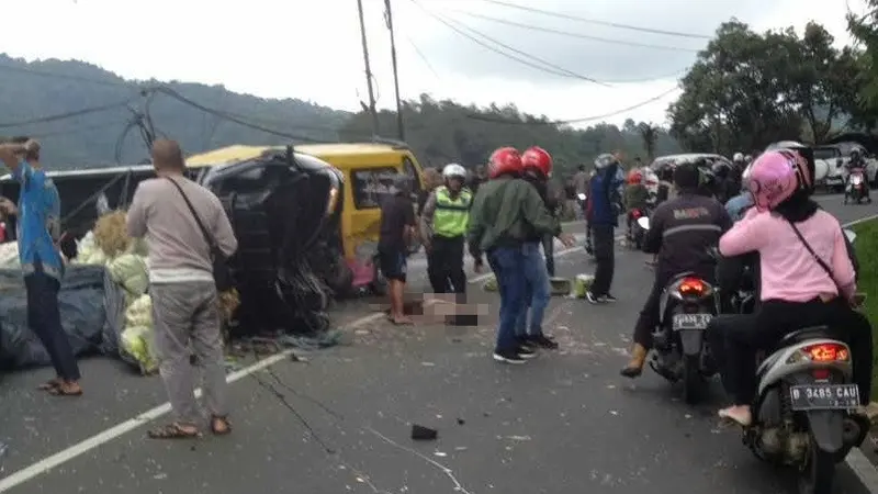 Kecelakaan Maut Puncak