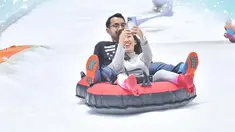 Setelah putus dari Agus Priyono, kini Kiky Saputri tampak sudah menggandeng kekasih baru. Pria yang jadi kekasih sang komika ini diketahui bernama M Khairi. Kiky pertama kali pamerkan sang kekasih usai unggah foto bersama di Instagram yang berisi promosi tempat wisata. (Liputan6.com/IG/@kikysaputrii)