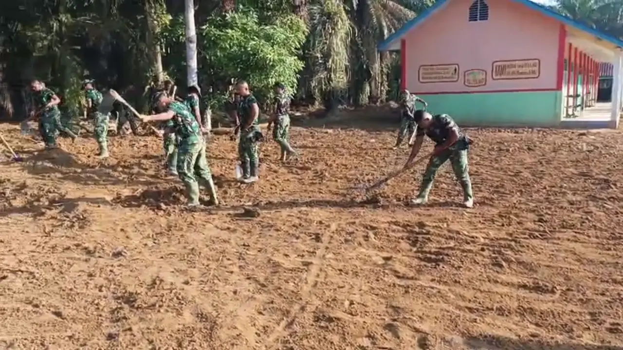 Belasan Sekolah Mulai Dibersihkan Pasbencana