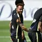Penyerang Timnas Brasil bernomor punggung 10, Neymar (kiri), mengikuti sesi latihan menjelang pertandingan Grup C Piala Dunia 2026 melawan Haiti di Morris Township pada 17 Juni 2026. (MAURO PIMENTEL/AFP)