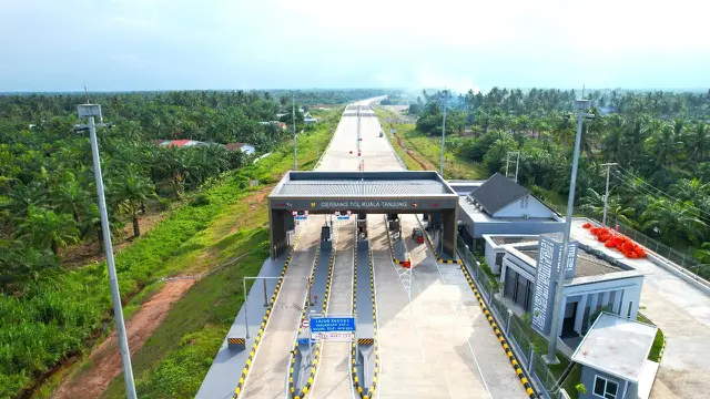 Gerbang Tol Kuala Tanjung