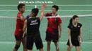 Ganda campuran Indonesia, Tontowi Ahmad/Liliyana Natsir, berhasil mengalahkan rekan senegaranya Praveen Jordan/Debby Susanto, pada laga perempat final Olimpiade 2016 di Rio de Janeiro, Brasil, Senin (15/8/2016). (Reuters/Marcelo Del Pozo)