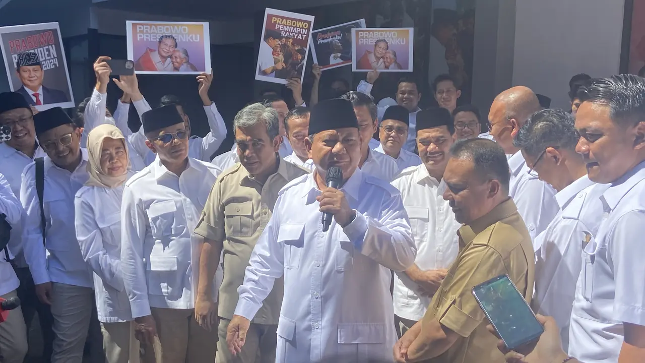 Prabowo Subianto hadir dan meresmikan langsung Kantor Badan Pemenangan Presiden dan Kantor Badan Pemenangan Pemilu Partai Gerindra di Jalan Letjen S. Parman Jakarta Barat.