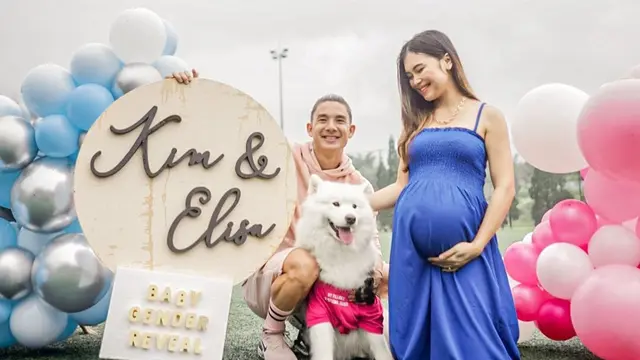 7 Potret Kim Kurniawan dan Istri Umumkan Jenis Kelamin Anak Pertama