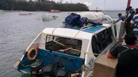 Kondisi kapal cepat yang meledak di perairan Bali. (Liputan6.com/Dewi Divianta)