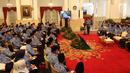 Presiden Jokowi membuka Rapat Kerja Nasional Korps Pegawai Republik Indonesia (KORPRI) di Istana Negara, Selasa (26/2). Jokowi meminta seluruh aparatur negara mampu merespons perkembangan teknologi yang berjalan sangat cepat. (Liputan6.com/Angga Yuniar)