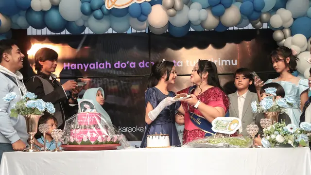 Dealova Rachman merayakan ultahnya yang ke-10 secara meriah.