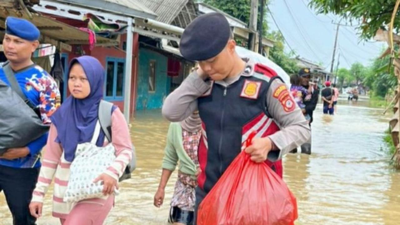 Sungai Citarum dan Cibeet Meluap, Banjir Karawang Rendam Ribuan Rumah dan Sawah