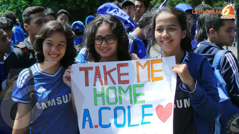 fans-chelsea3-130723b.jpg