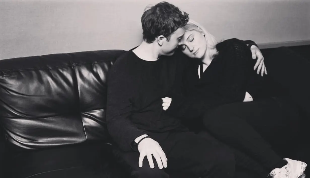 Meghan Trainor mengawali 2018 dengan bahagia usai dilamar oleh kekasihnya Daryl Sabara. (instagram/meghan_trainor)