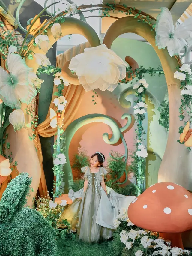 Pesona Manis Claire Herbowo, Putri Shandy Aulia, Jadi Putri Hutan Rayakan Ulang Tahun ke-6, Pakai Gaun Rancangan Desainer Ternama