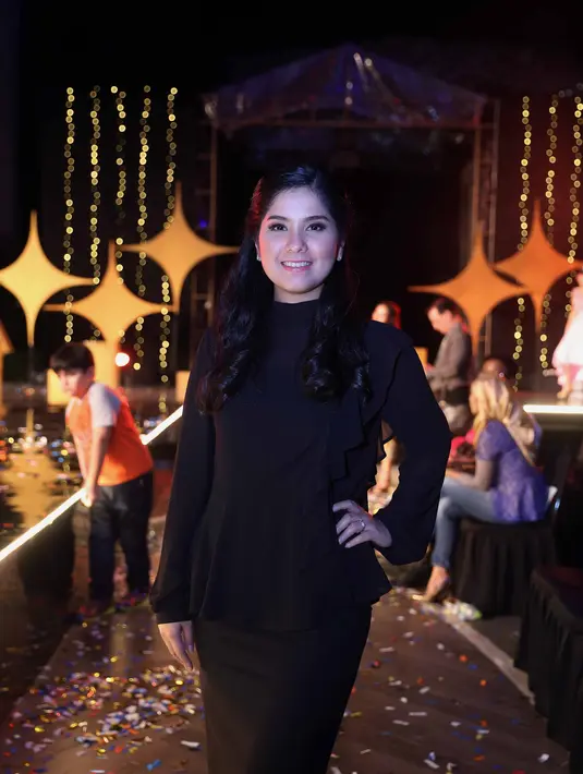 Dengan unggahan foto tersebut, presenter dan GADIS Sampul 1997 itu juga tidak memiliki maksud mengajak para pengikut di Instagram untuk memilih suaminya dan Silvi sebagai Wakil Gubernur DKI pada pilihan mendatang. (Nurwahyunan/Bintang.com)