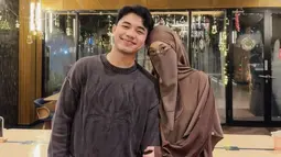 Fiki Naki Umumkan Zeia Keluar dari NICU Usai 24 Hari