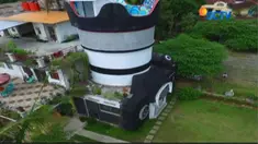 Pemilik rumah kamera ini adalah bapak Hok Lay atau yang akrab disapa bapak Tanggol. 