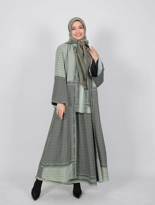 Fenny Saptalia mempersiapkan koleksi baju Lebaran di Jakarta Fashion Trend 2023 [@fennysaptalia]