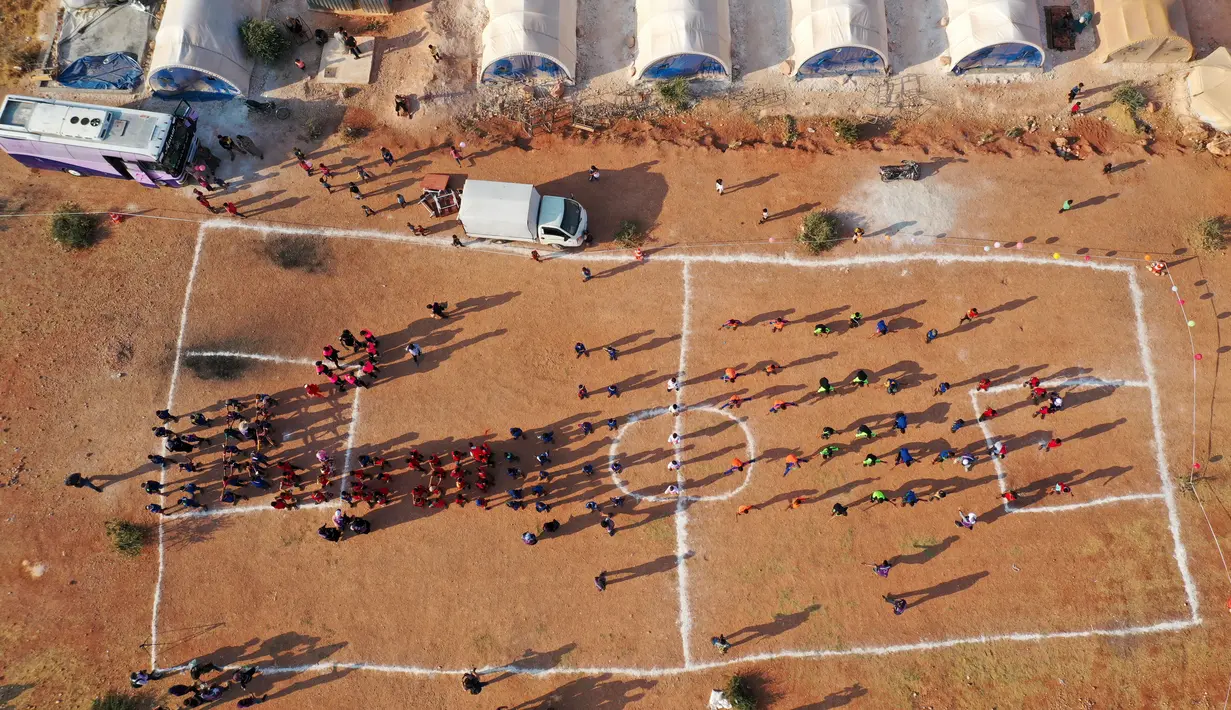 Penyelenggaraan Olimpiade Tenda ini selain untuk memperkenalkan berbagai jenis olahraga yang belum pernah dicoba anak-anak pengungsi, sekaligus jadi harapan bagi peserta dan menarik perhatian publik internasional. (Foto:AFP/Omar Haj Kadour)