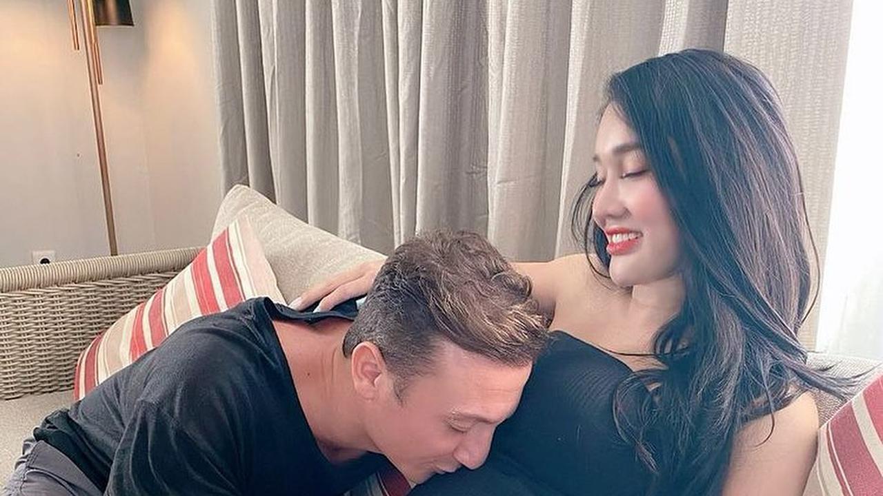 Lucinta Luna dan kekasih bulenya (https://www.instagram.com/p/CPQLpVsBd8Y/)