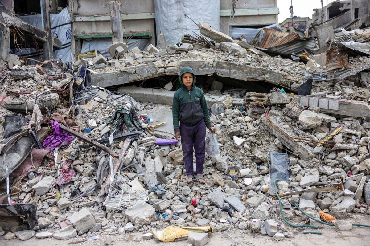 Potret pilu warga Palestina dan rumahnya yang hancur lebur akibat serangan Israel di Jalur Gaza