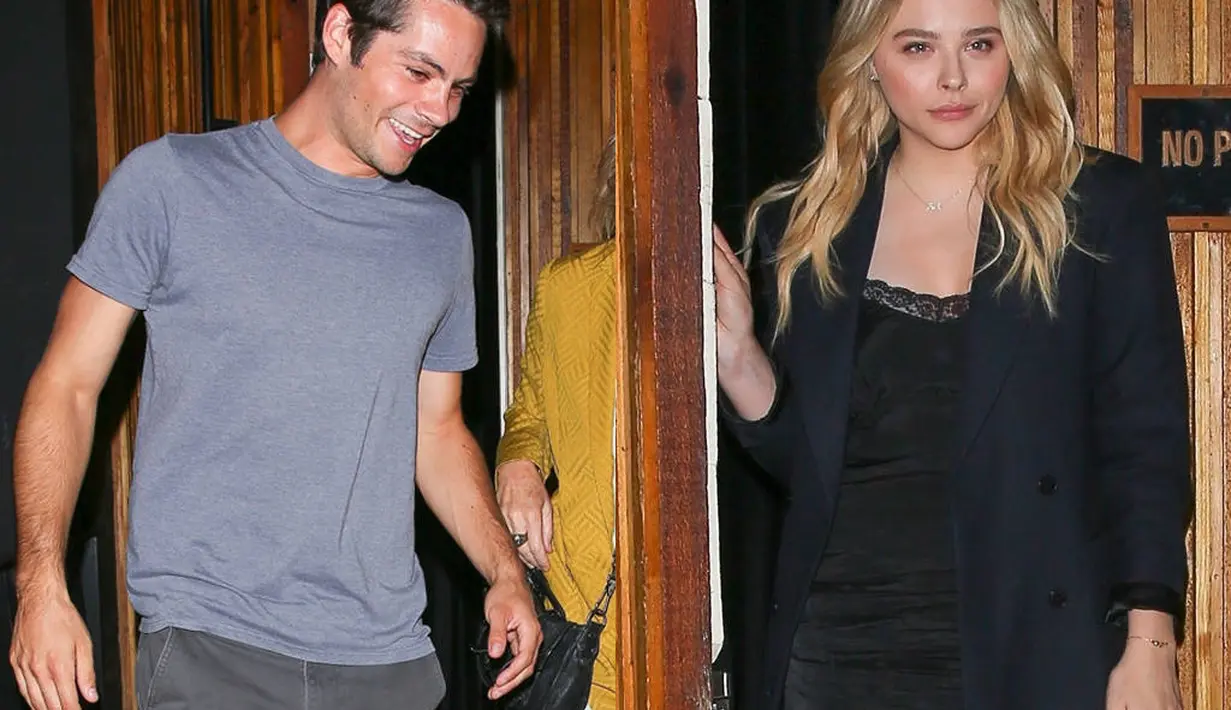 Dilansir dari Cosmopolitan, Chloe dan Dylan tertangkap makan bersama di sebuah restoran Italia di Los Angeles. (E! News)