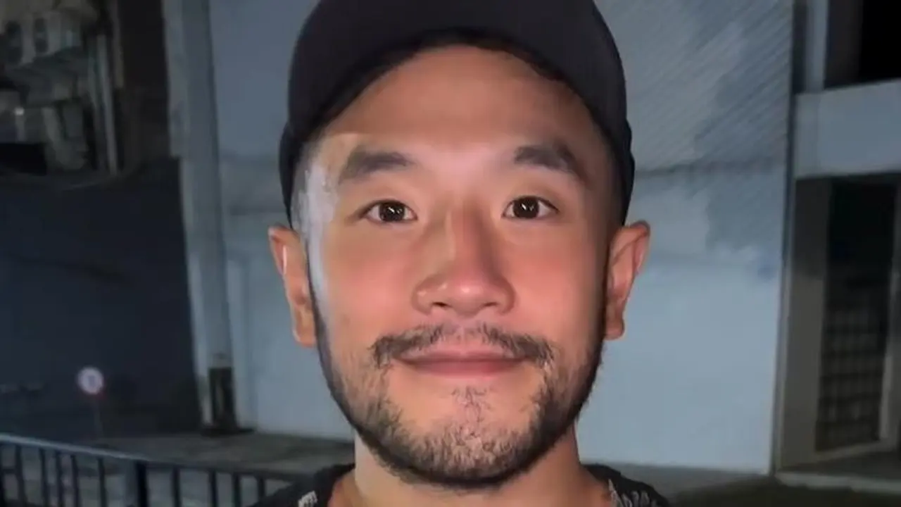 Bobby Saputra Coba Nasi Gila