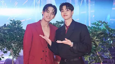 Song Kang dan Mingyu Seventeen diketahui bertemu saat keduanya menjadi tamu undangan dalam acara merek perhiasan mewah, Cartier. Dua artis Korea ini masih menunjukkan keakraban setelah sama-sama menjadi MC acara musik 'Inkigayo' pada 2018 lalu bersama dengan Jung Chae Yeon. (Liputan6.com/IG/@min9yu_k)