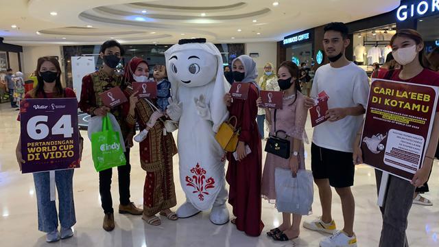 Foto: Hari Kedua di Jabodetabek, La'eeb Maskot Piala Dunia 2022 Qatar Kembali Sapa Warga di Beberapa Mall