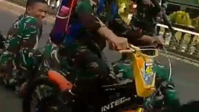 bocah di markas TNI (foto: instagram/@zona_militer_)