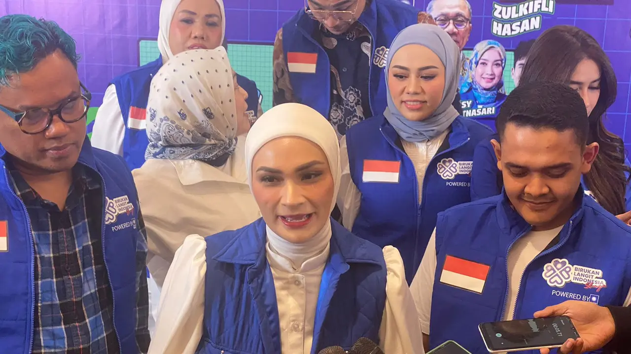 Wakil Ketua Umum PUAN Putri Zulkifli Hasan saat jumpa pers di kantor DPP PAN, Warung Buncit, Jakarta Selatan, Senin (13/3/2023)