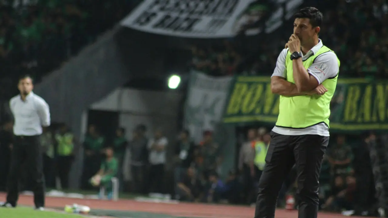 Alfredo Vera, pelatih Persebaya