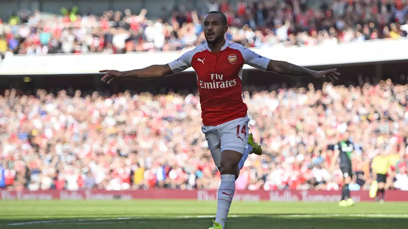 Gol Walcott Buat Arsenal Unggul Sementara 1-0