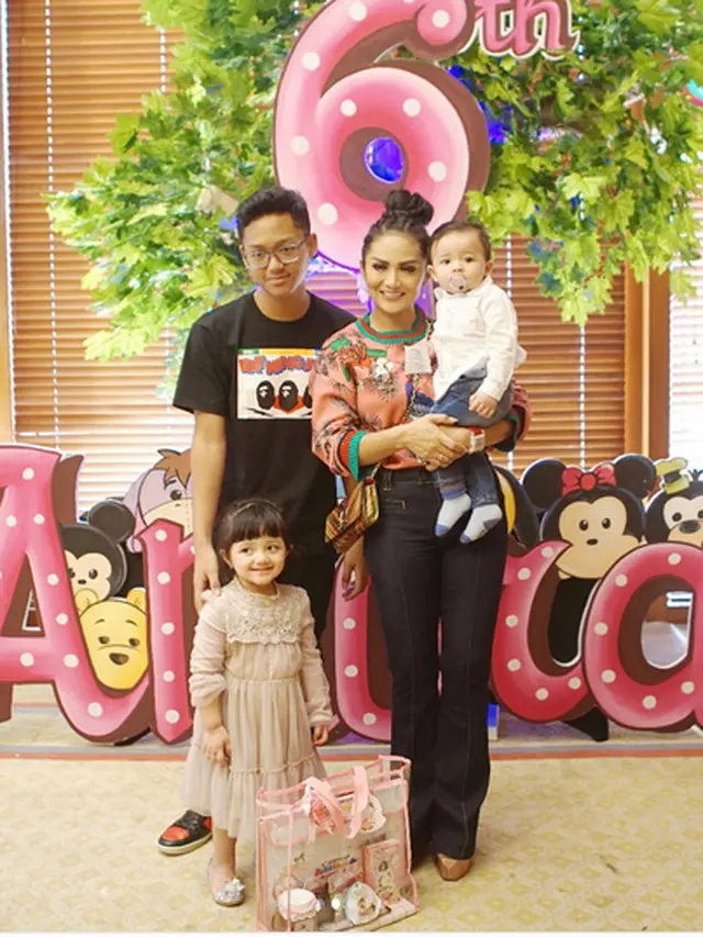 [Bintang] Krisdayanti dan Aurel Hermansyah