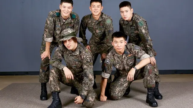 (kiri atas) Joo Won, Beenzino,  Go Kyung Pyo, bersama (bawah) Taeyang dan Daesung Bigbang. (Instagram/ kopular - https://www.instagram.com/p/B7XdDnuHX8u/)
