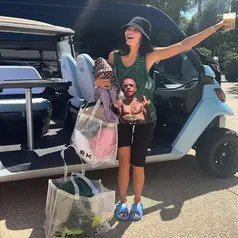 Kylie Jenner tampil humble, pada Coachella 2026 kali ini ia hadir dengan t-shirt bergambarkan Justin Bieber. [Foto: Instagram/ Kylie Jenner]