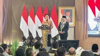 Menko Bidang Hukum, HAM, Imigrasi, dan Pemasyarakatan Yusril Ihza Mahendra dan Otto Hasibuan, Wakil Menteri Koordinator Bidang Hukum, HAM, Imigrasi dan Pemasyarakatan. (Liputan6.com/ Nanda Perdana Putra)