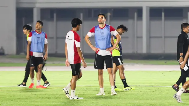 Jens Raven pada Latihan Timnas Indonesia U-20
