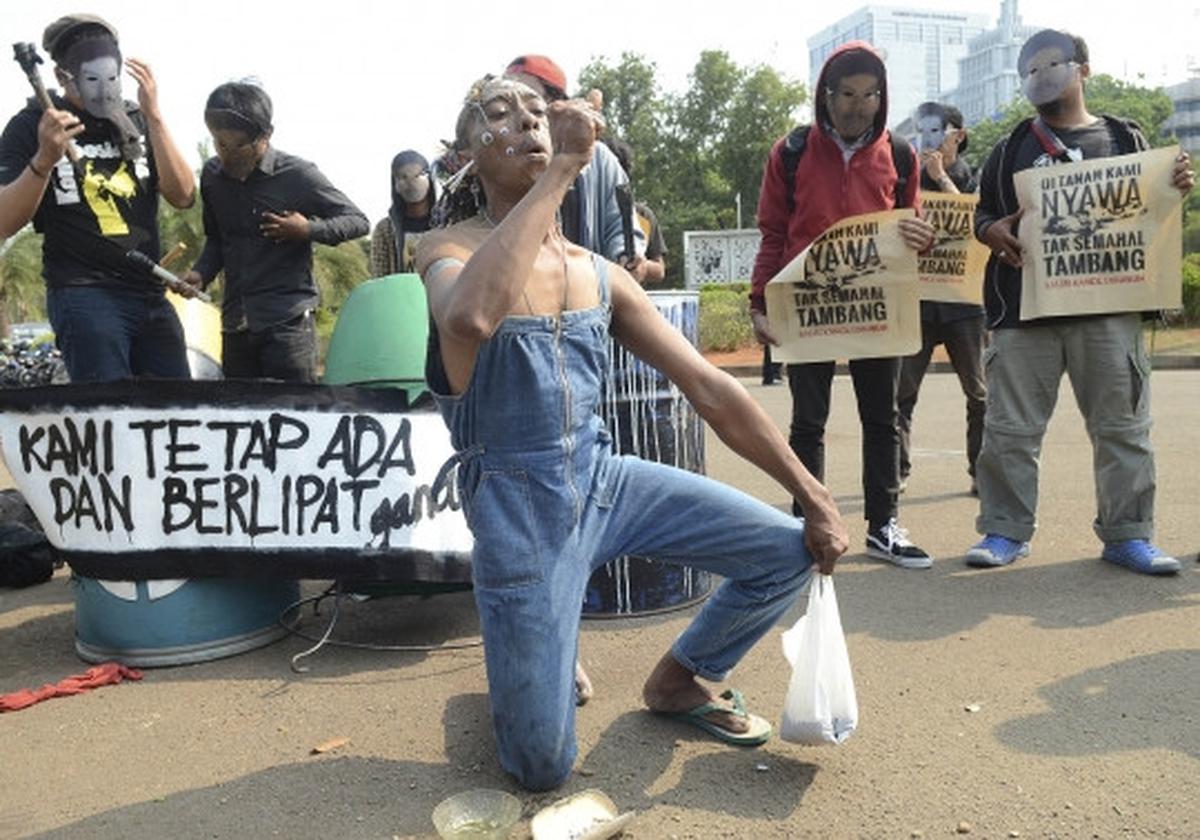 Aksi solidaritas di depan Istana mengutuk pembunuhan Salim Kancil