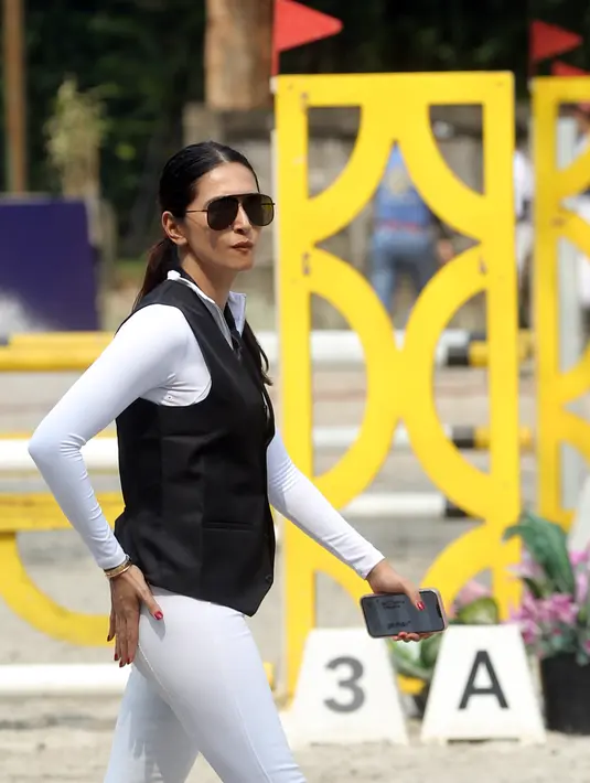 Yang terakhir, perempuan dua orang anak itu terlibat dalam sinetron Surga yang Ke 2 pada tahun 2016-2017.  Setelah itu, ia bersama sang suami mengurus kuda dan fasilitas berkuda yang luasnya 14 hektar.  [Foto:  Bambang E Ros/Fimela.com]