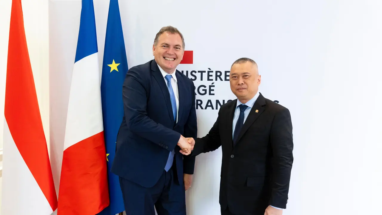 Menhub Dudy Purwagandhi bertemu dengan Menteri Transportasi Prancis, Philippe Tabarot di Paris, Selasa, 29 Juli 2025. (Foto: Kemenhub)