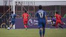 Thailand U-16 berhasil memecah kebuntuan pada menit ke-70 dengan mencetak gol pertama ke gawang Myanmar U-16 melalui aksi Tontawan Puntamunee. (Bola.com/Bagaskara Lazuardi)