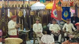 Jokowi Terima Gelar Adat Baginda Pemuka Bangsa di Lampung