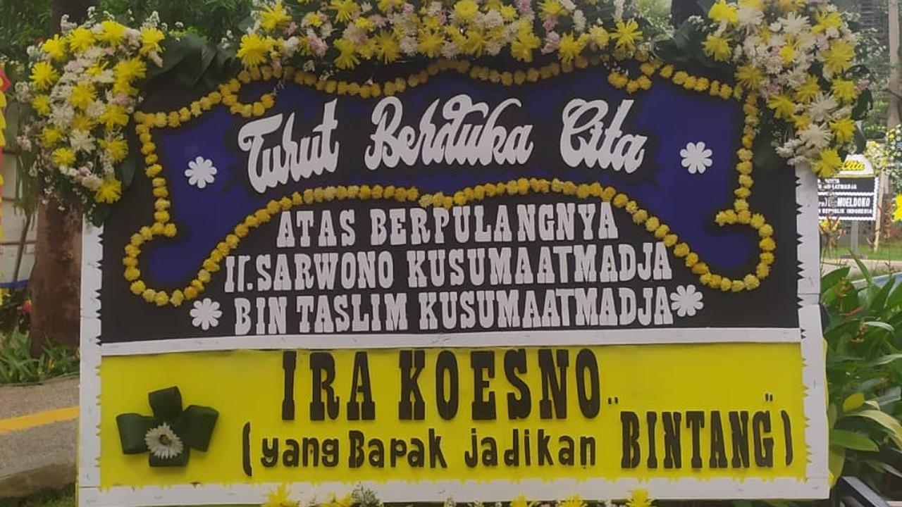 Kiriman bunga Presenter Kondang Ira Koesno untuk Mantan Menteri Kelautan dan Perikanan pada Kabinet Persatuan Nasional, Sarwono Kusumaatmadja (Istimewa)