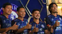 Empat rekrutan lokal Arema FC untuk Liga 1 2022/2023, Adam Alis, Evan Dimas, Gian Zola, Andik Rendika Rama. (Bola.com/Iwan Setiawan)
