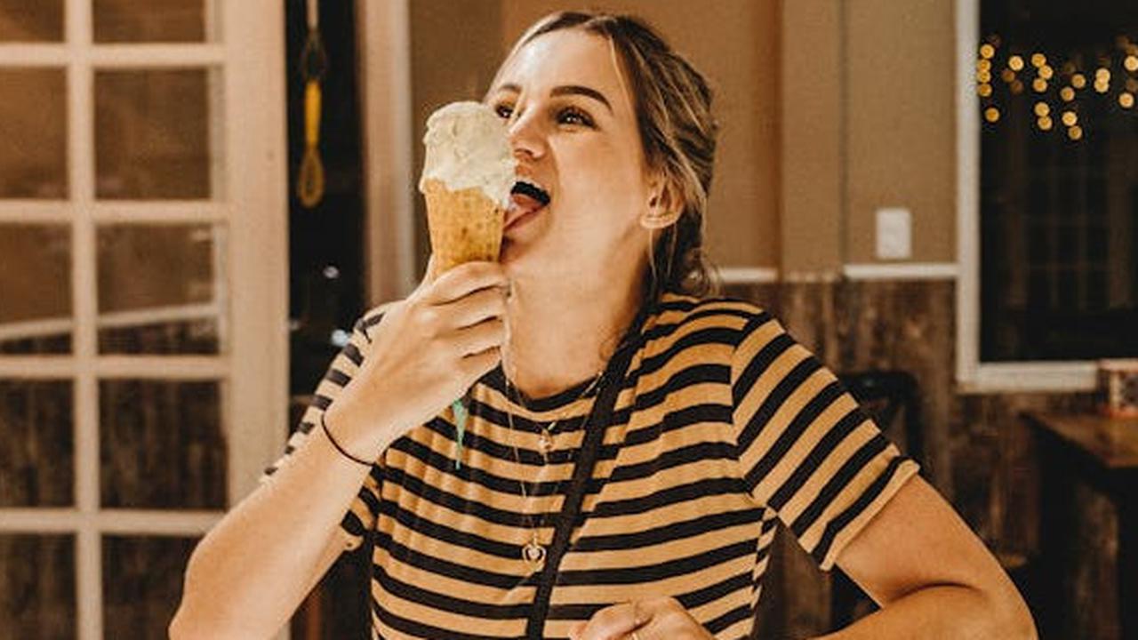 Mengapa Kita Sakit Kepala Saat Makan Es Krim? Ini Penyebab dan Cara Mengatasinya