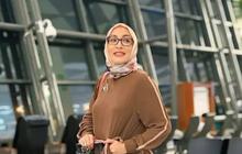 5 Inspirasi Outfit Bandara ala Angelina Sondakh, Tampil Feminin dan Profesional
