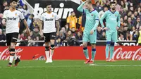 Valencia menang 2-0 atas Barcelona. (AP Photo/Alberto Saiz)