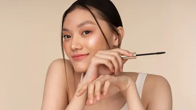 Makeup Earthy Tones, Kunci Tampilan Clean dengan Aura Grounded dan Sophisticated [Dok/freepik.com]
