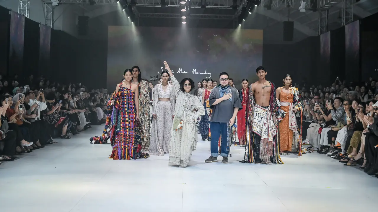 Sejauh Mata Memandang Gemakan Raungan Kucing di Jakarta Fashion Week 2027